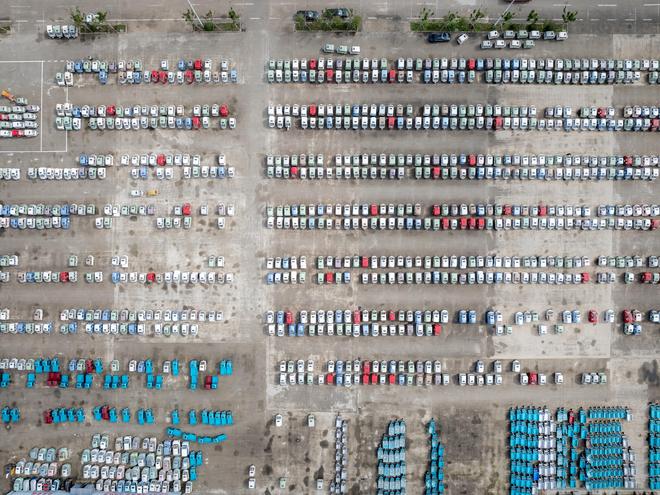 Authentic Feng County-built Sanbengzi tricycle on rural road